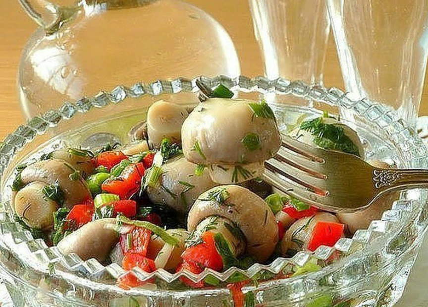 Маринованные шампиньоны, которые легко приготовить дома 🍄