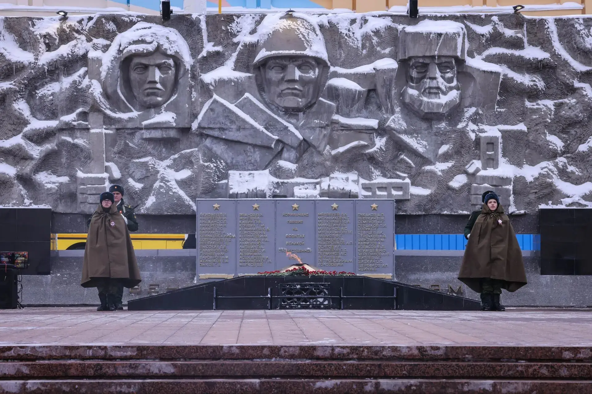 9 мая в Центральном районе города Норильска прошли мероприятия, посвящённые 81-й годовщ...