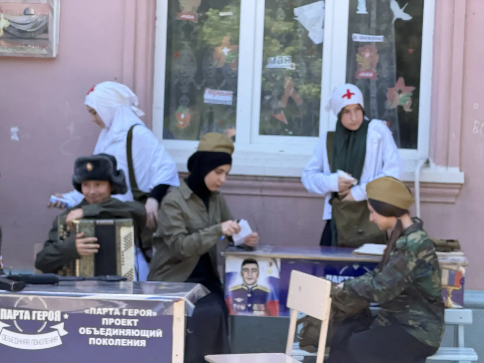 На протяжении десятилетий День Победы 9 мая остаётся в России самым трогательным, самым душевным пра