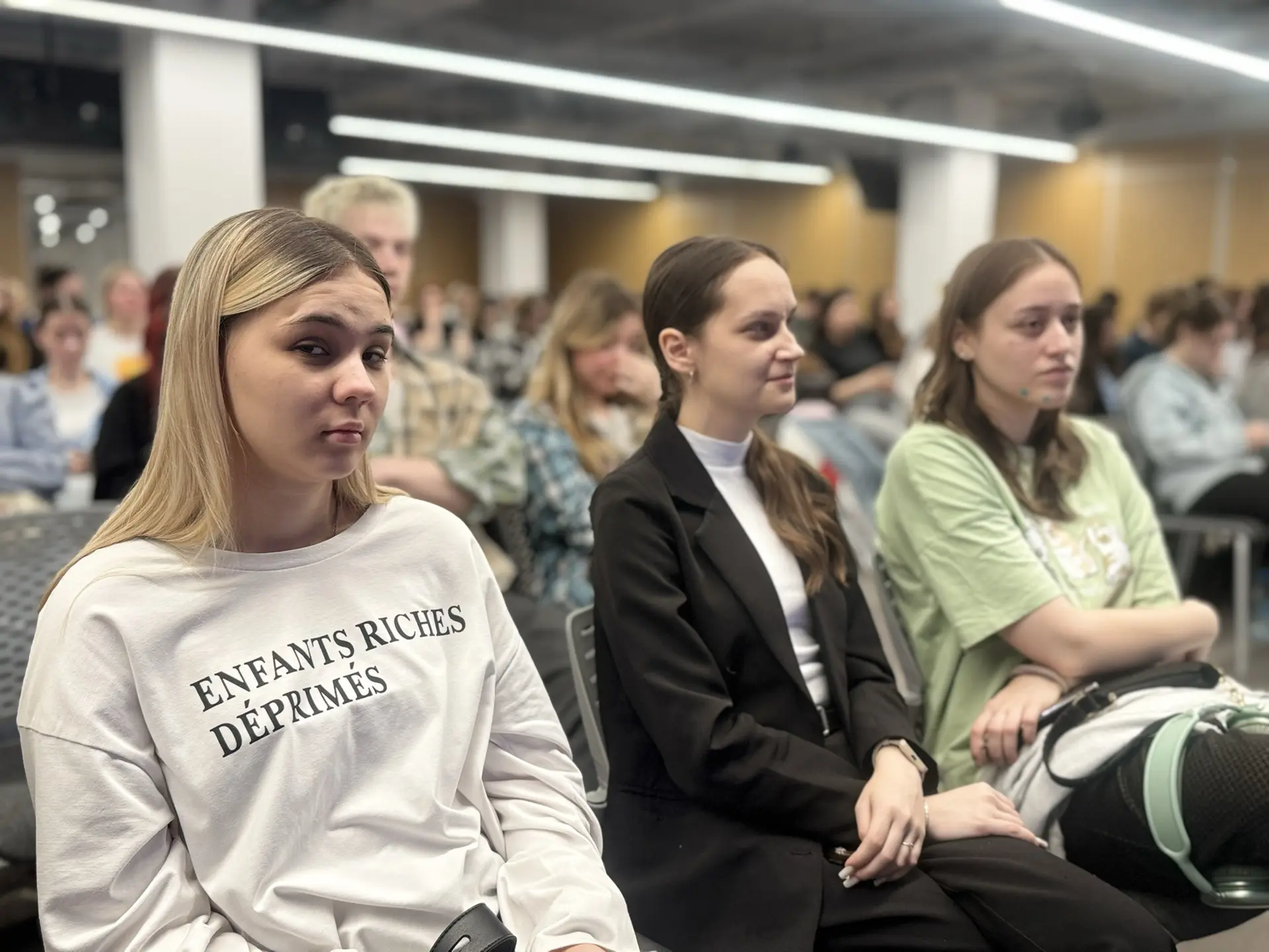 В ФОРМАТЕ ОТКРЫТОГО ДИАЛОГА   Встретилась с выпускниками Красноярского педуниверситета и наших педко