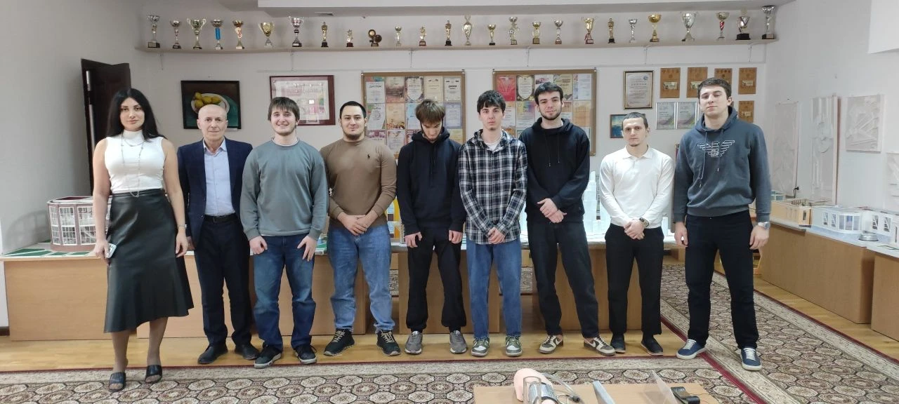 Студенты ФНГиП посетили Музейно-выставочный центр ДГТУ⠀

Студенты факультета нефти, газа и природооб