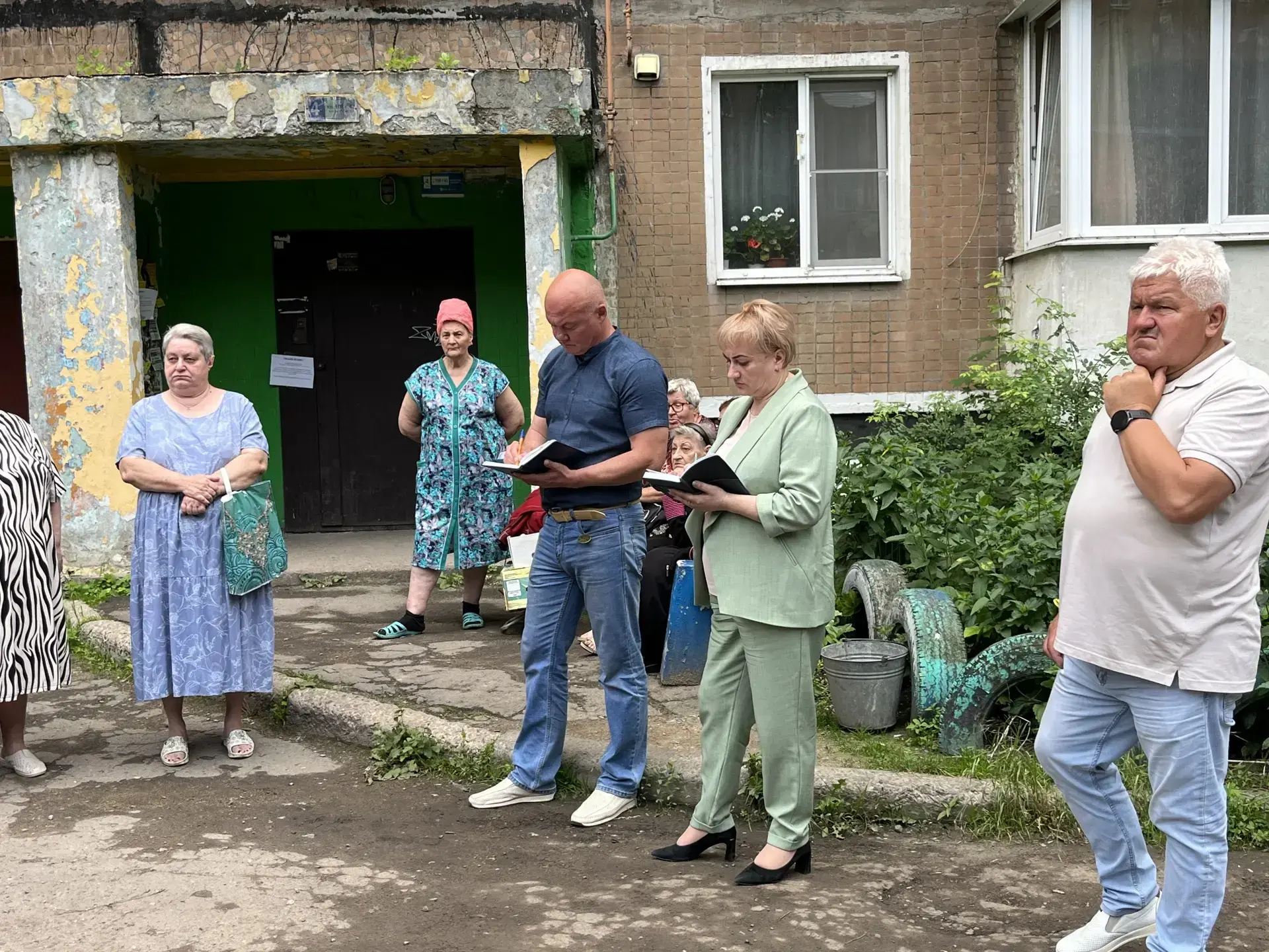 Юлия Крюкова продолжает работу с гражданами

Депутат Народного Совета ДНР Юлия Крюкова совместно с п