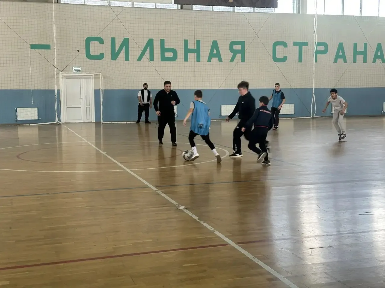 В энемской спортивной школе прошла спартакиада по мини футболу. Наши ребята заняли III ...