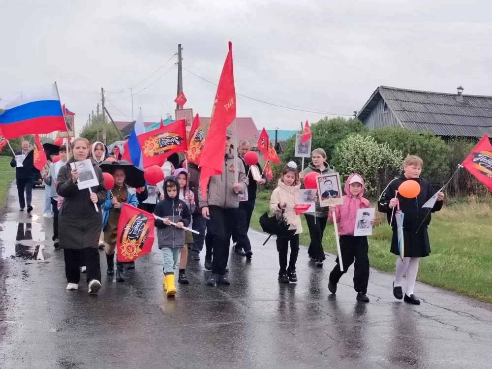 🇷🇺 Полозаозерская школа помнит!  Сегодня, 9 мая, коллектив нашей школы — учащиеся, педагоги и работн