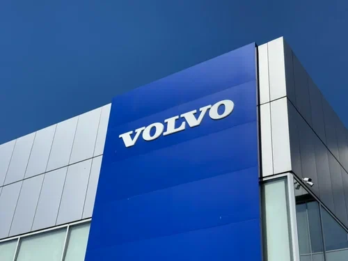 Volvo продлила права на свой логотип в России до конца 2035 года. Роспатент зарегистрир...