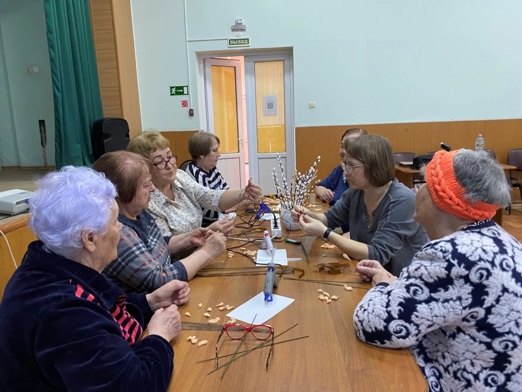 🧶🧵🪡 Занятия творчеством в теплой атмосфере   ✅ В Молодежном сельском доме культуры создают условия д