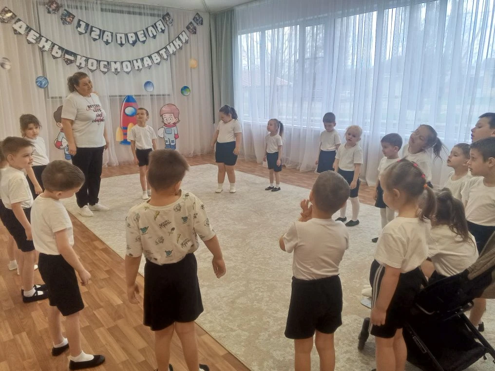 Сегодня, накануне Дня космонавтики, в нашем детском саду прошло тематическое развлечени...