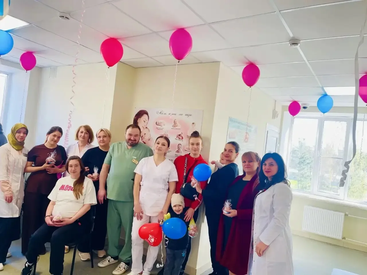🤰🏻В Кировском округе прошли мероприятия, посвященные Дню беременных  🎁Глава Кировского МО Николай Но