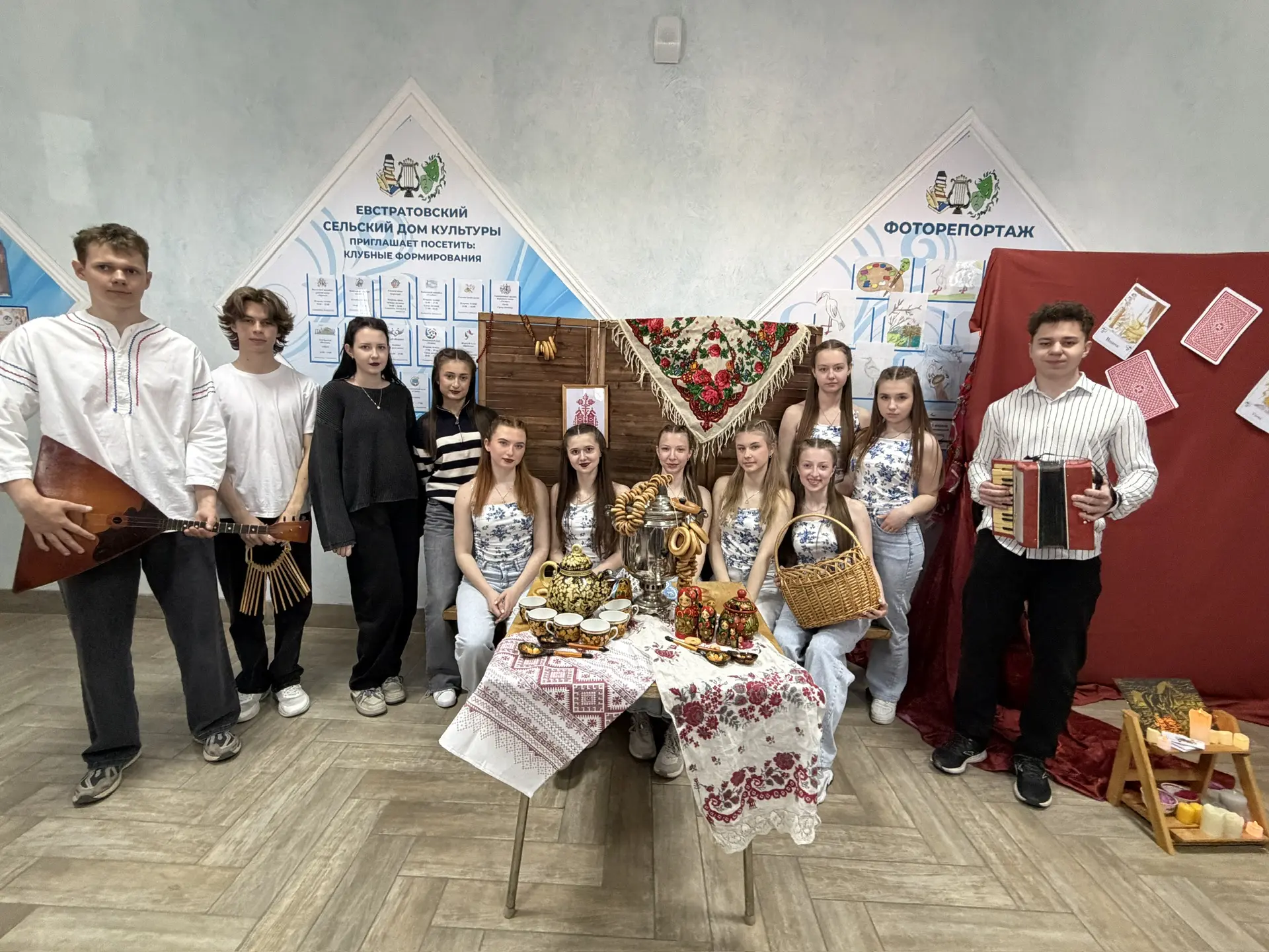 ЯРКИЕ ДЕТИ🌟   Творческий коллектив учащихся нашего лицея ( кл. руководитель Манакова И. В. и Хиценко