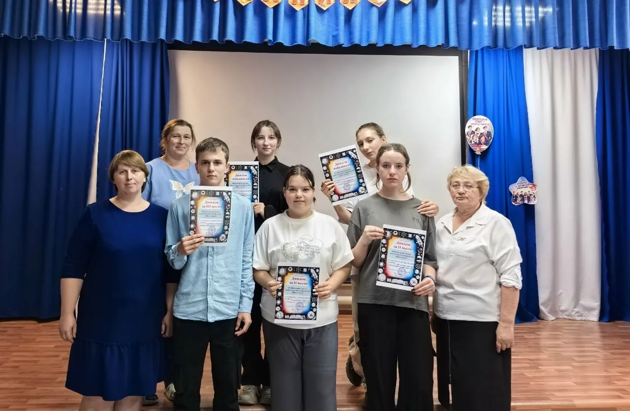 Сегодня в нашей школе важный день!
В рамках XII Школьной научно-практической конференции «Шаг в наук