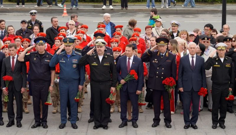 В Приморском крае в День памяти и скорби сотрудники полиции и курсанты юридического института МВД Ро