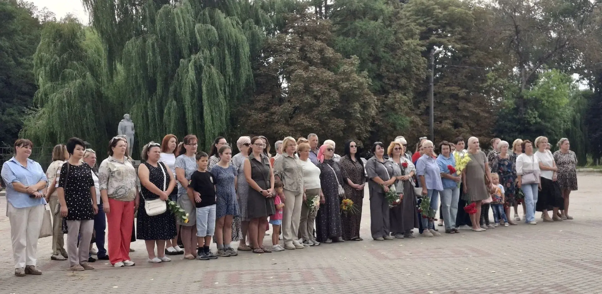 Сегодня, в день празднования 83-летия Победы в Курской битве, ученики и учителя нашей ш...