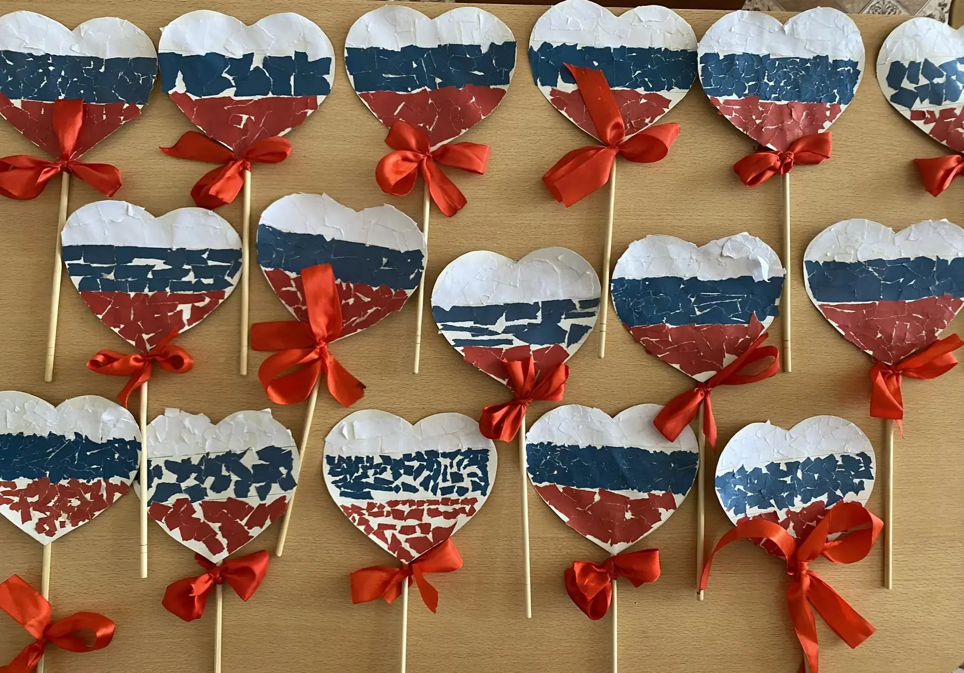 🎉 Подарок для родителей: триколор своими руками! 🎉