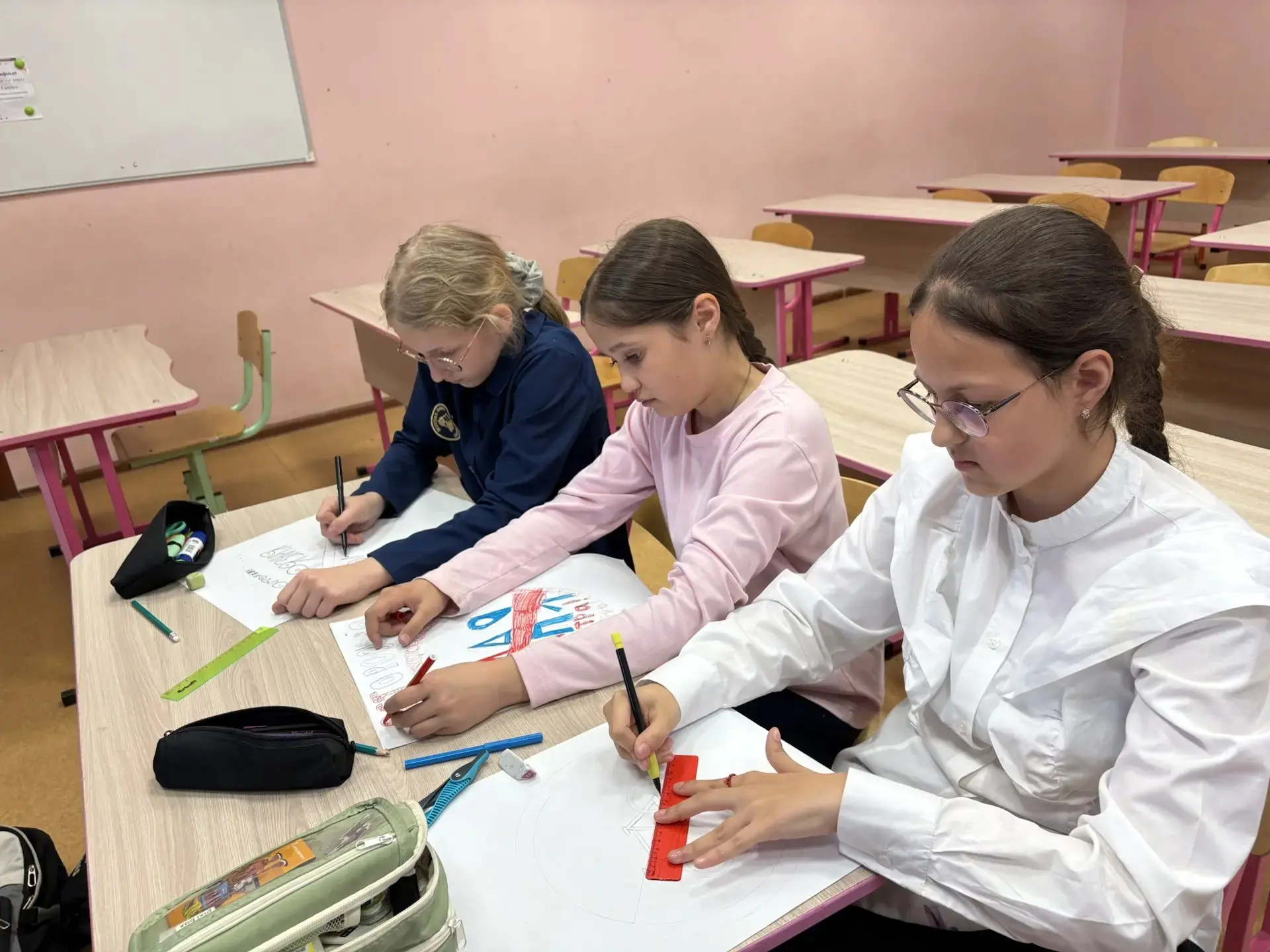 В нашей школе для обучающихся 5 классов прошёл увлекательный интенсив «Дорожная безопасность».  В хо