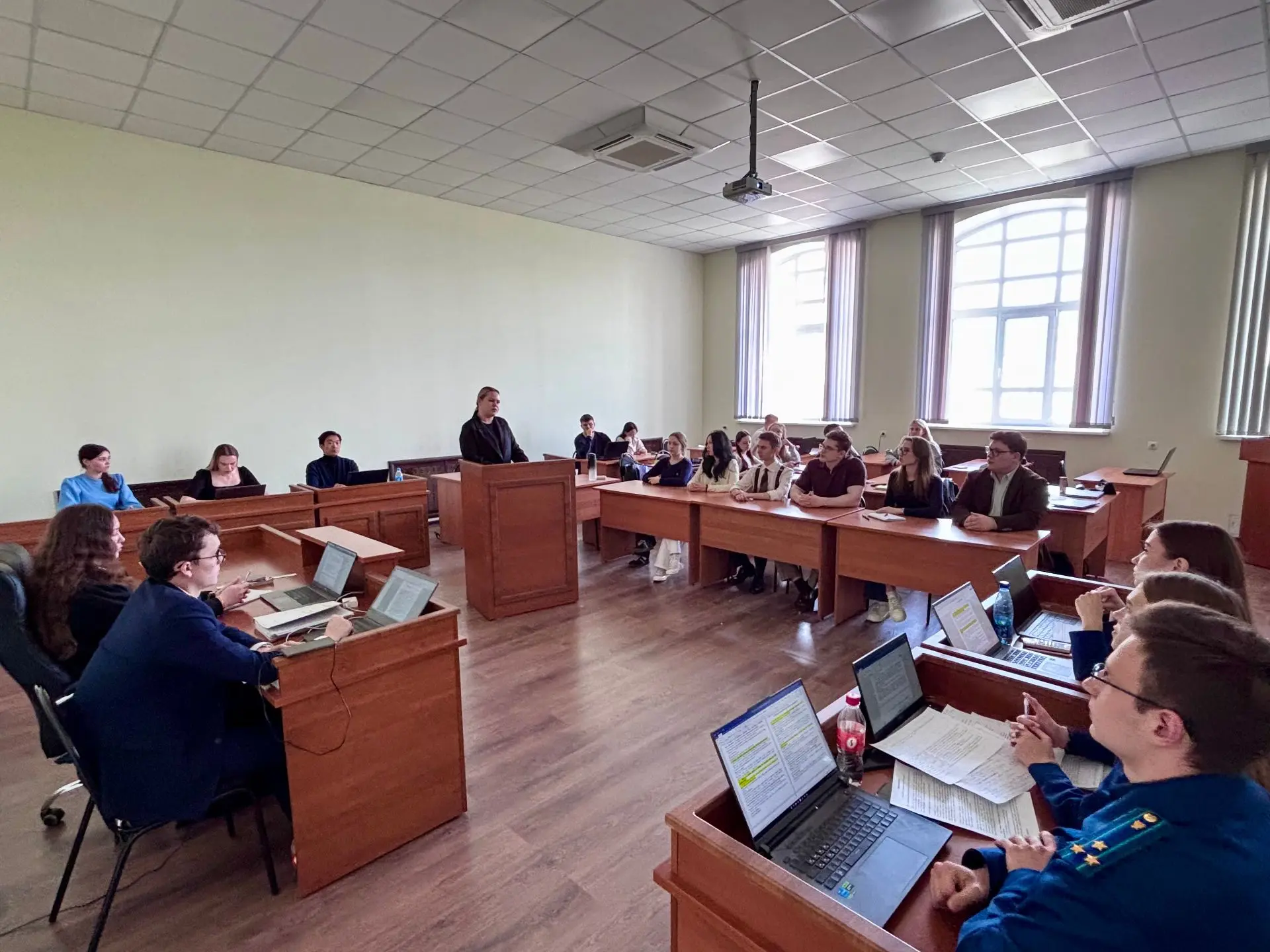 Уголовный процесс в действии: будущие прокуроры смоделировали заседание суда присяжных