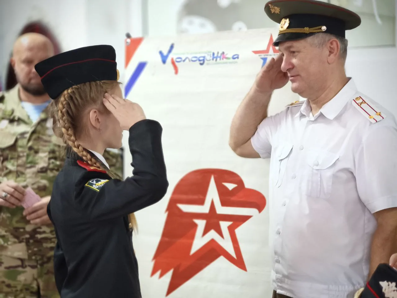 Иногда всего один школьный день может вместить в себя целую палитру чувств и оставить след в сердце.