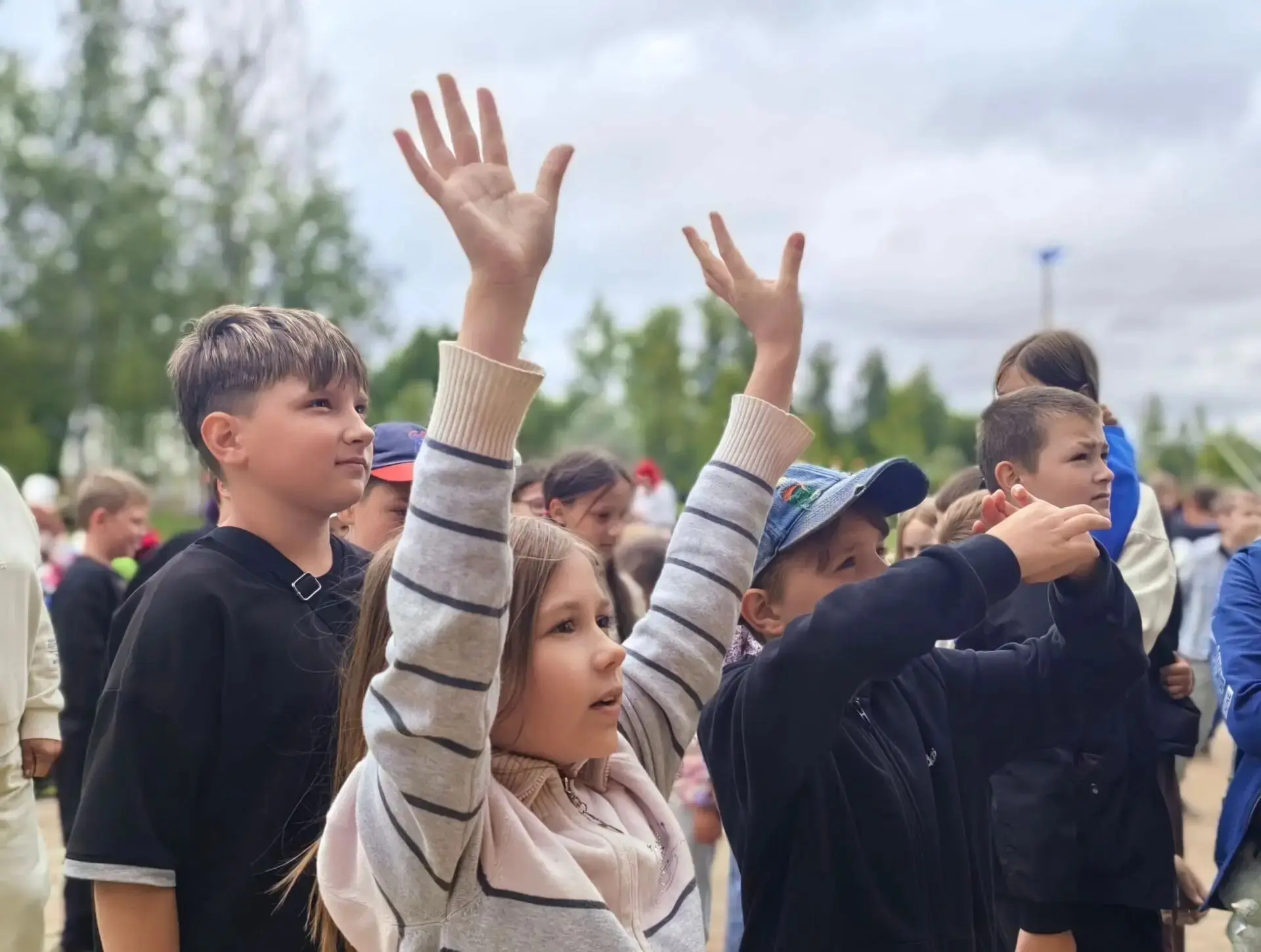 🏃‍♂️ На свежем воздухе в парке «Солнечный берег» прошла бодрая спортивная программа «П...