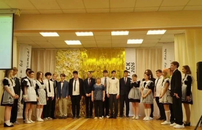 🎓 Для наших 11-классников прозвенел Последний звонок — трогательный, радостный и немного грустный пр