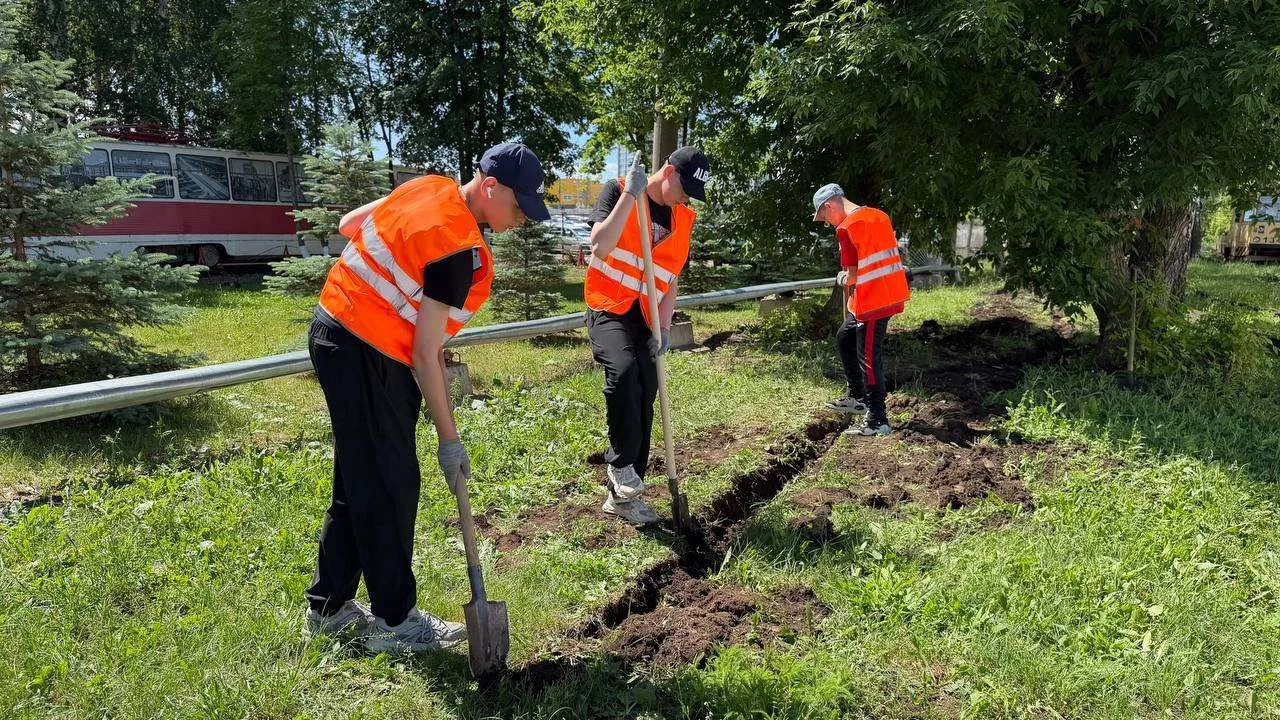💼🚎 Школьники вышли на работу в «Городской транспорт» — лето проходит с пользой

Ребята устроились 