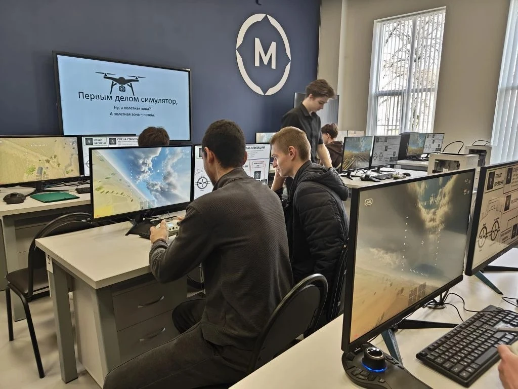 ℹ️В Краснодарском машиностроительном колледже провели форум «Пилоты нового времени»   На мероприятии