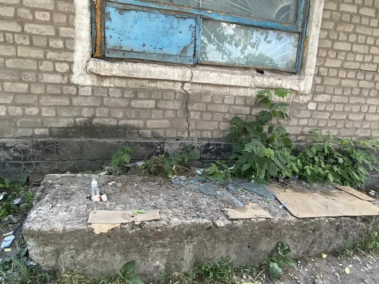 ❗️ВСУ атаковали мирные объекты в ЛНР

Утром беспилотник ударил по центру Калиново Первомайского окру