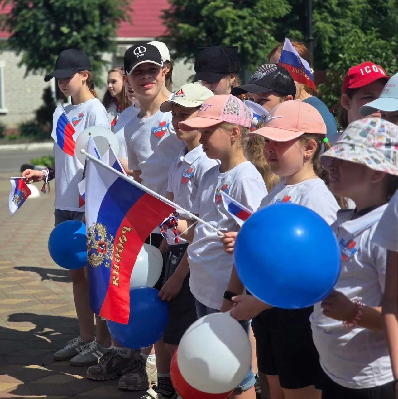 Россия — великая наша держава! 🇷🇺

Сегодня наш лагерь с особым трепетом и гордостью окунулся в атм