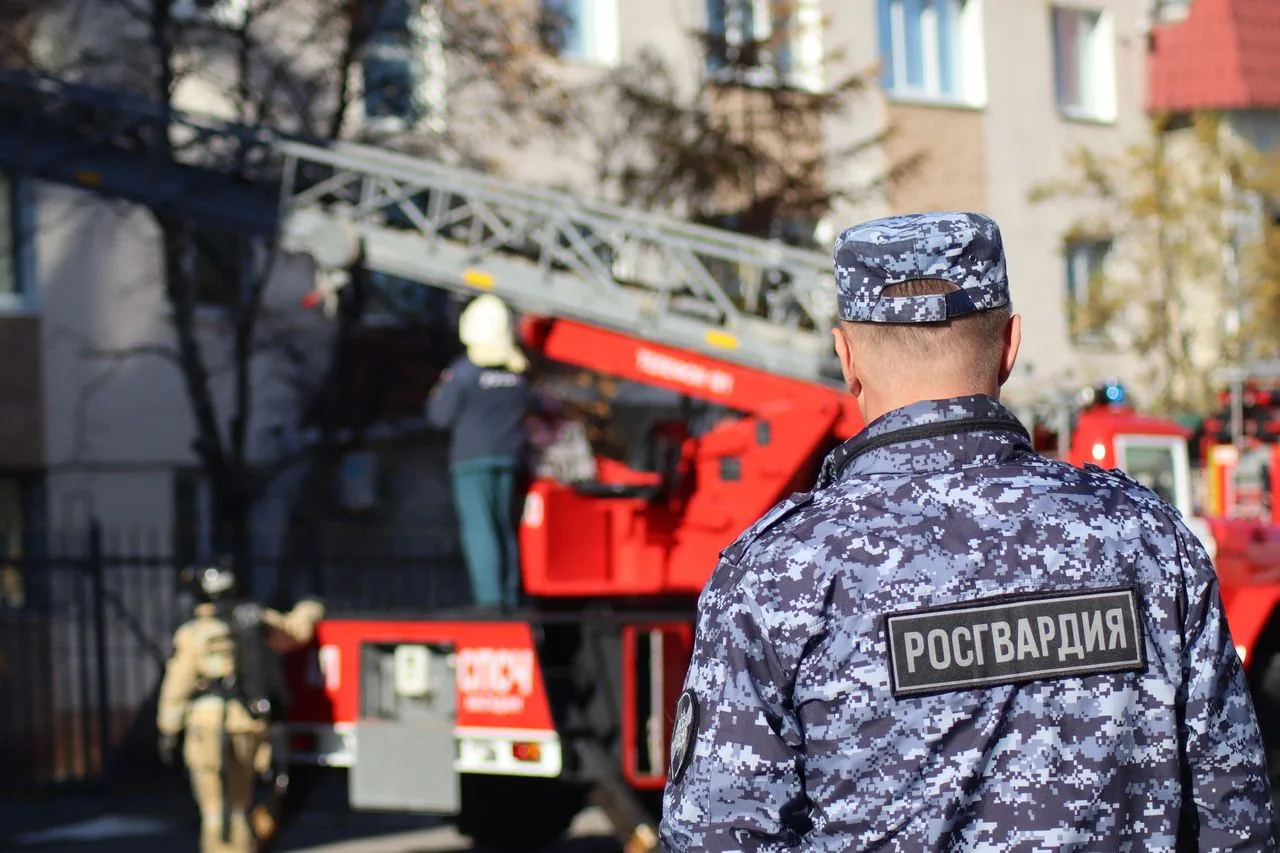 🔥Условный пожар, реальные навыки: Росгвардия и МЧС провели совместную тренировку в Маг...