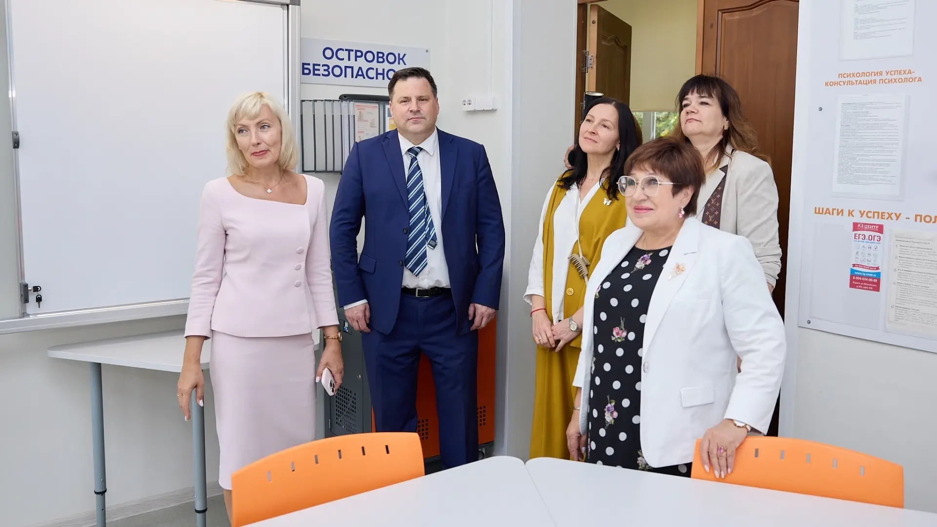 ОЛЬГА ХОХЛОВА В ДЕНЬ ЗНАНИЙ ПОСЕТИЛА ШКОЛЫ МУРОМА