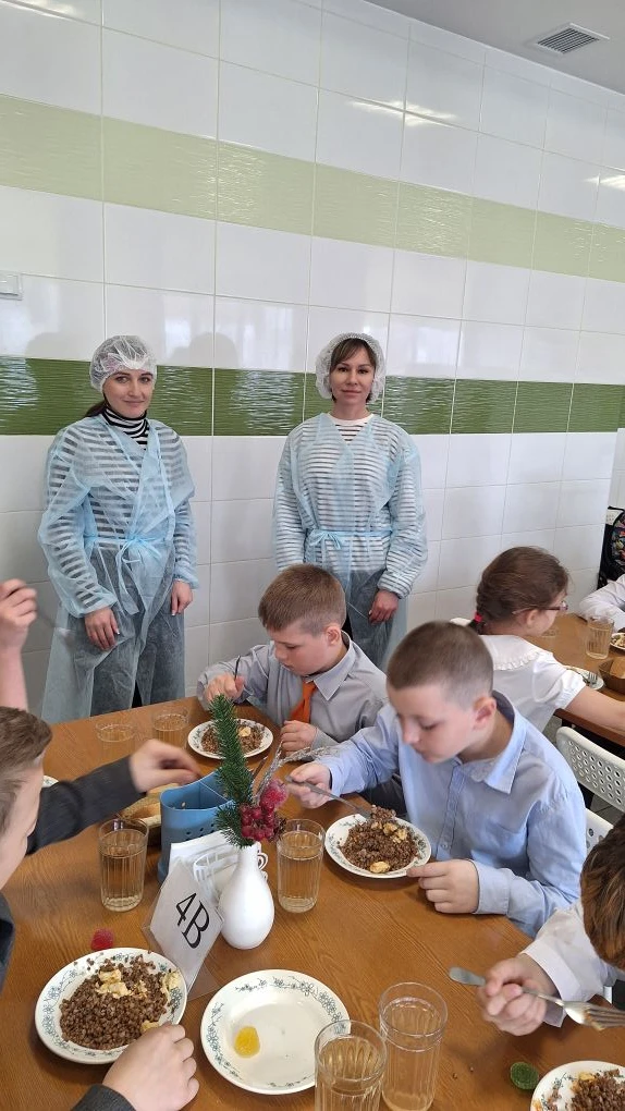 В нашем лицее прошел очередной родительский контроль за организацией горячего питания. Школьную стол