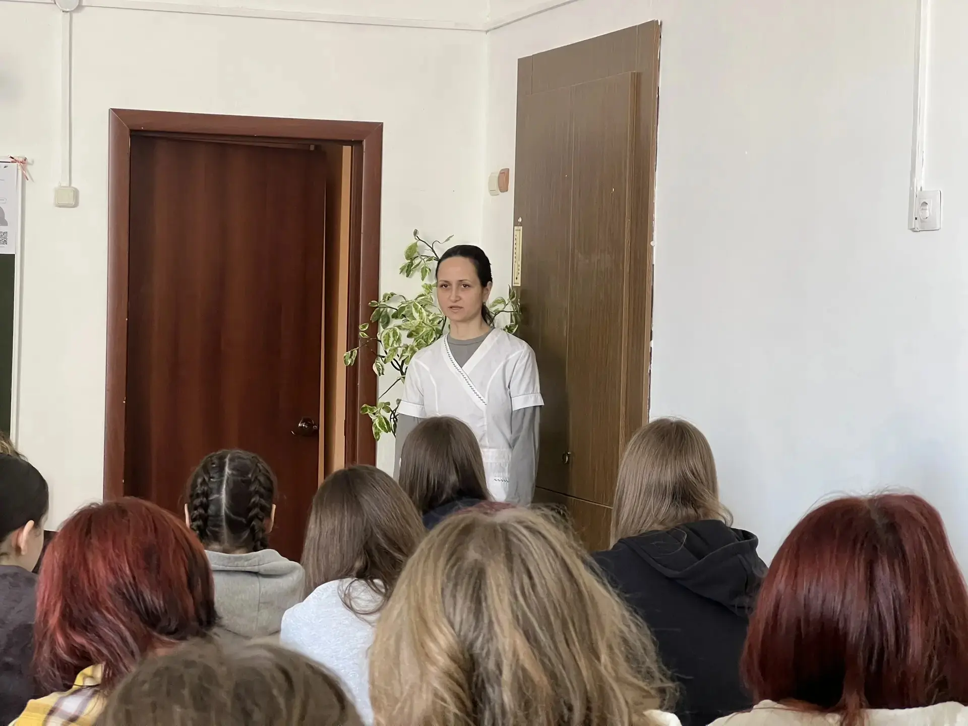 В рамках проведения месячника профилактики правонарушений в #МОУСШ81 17 апреля сотрудником ИПДН ОУУП