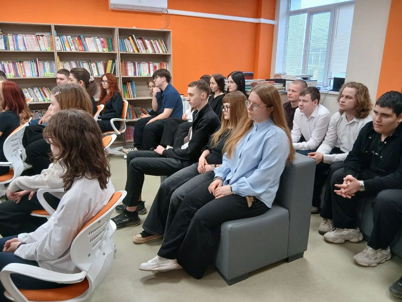 9 апреля, сотрудники Дворцового комплекса Ольденбургских встретились с учащимися 8-11 классов МБОУ"Н