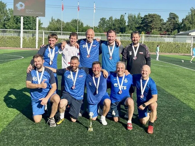 🏆Футбольная команда родителей и тренеров Технолицея завоевали первое место в Кубке Гимназии им. Е. 
