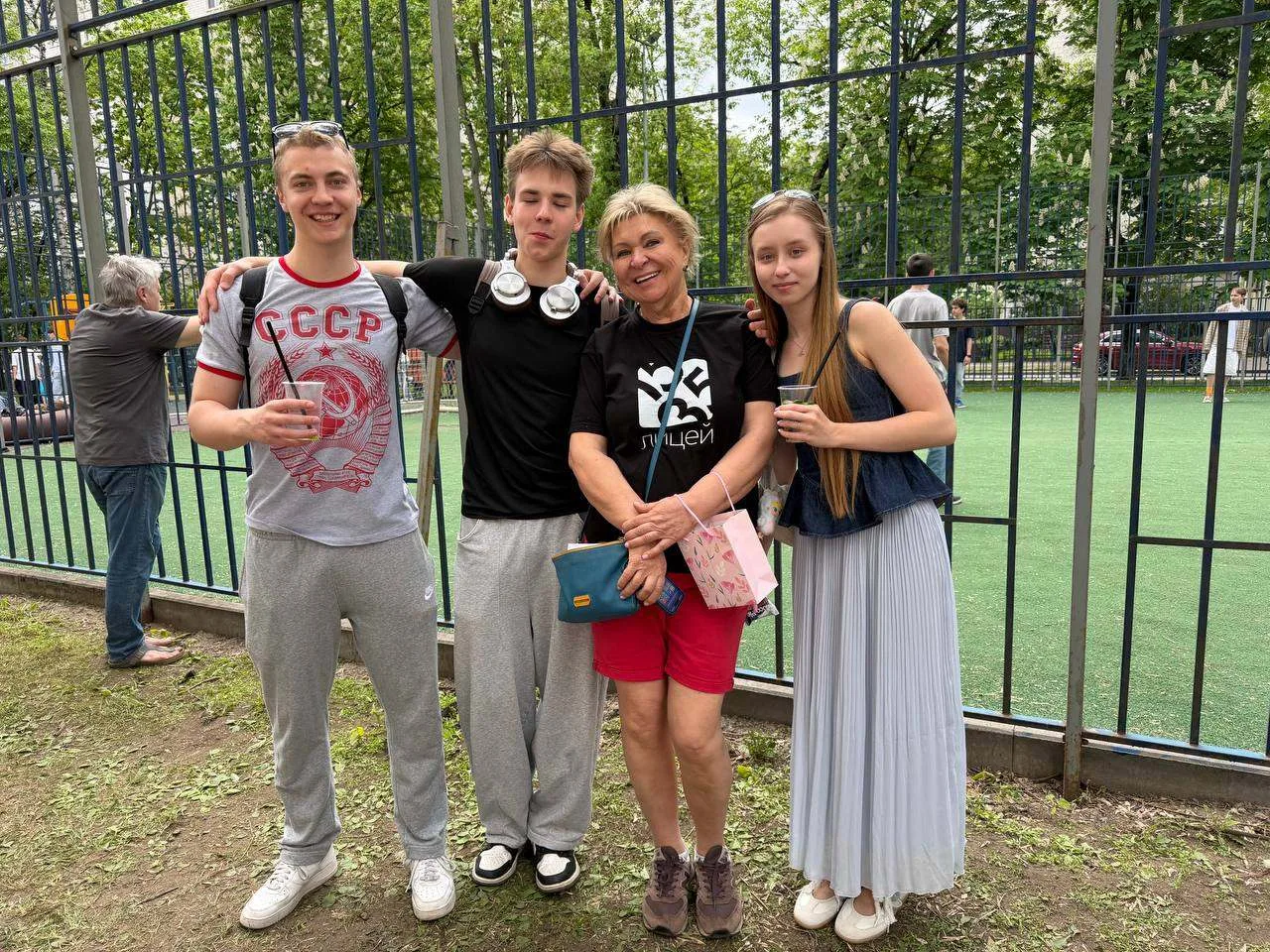 Дорогие друзья, с удовольствием делимся с вами фотоотчётом с прошедшей Весенней благотворительной яр