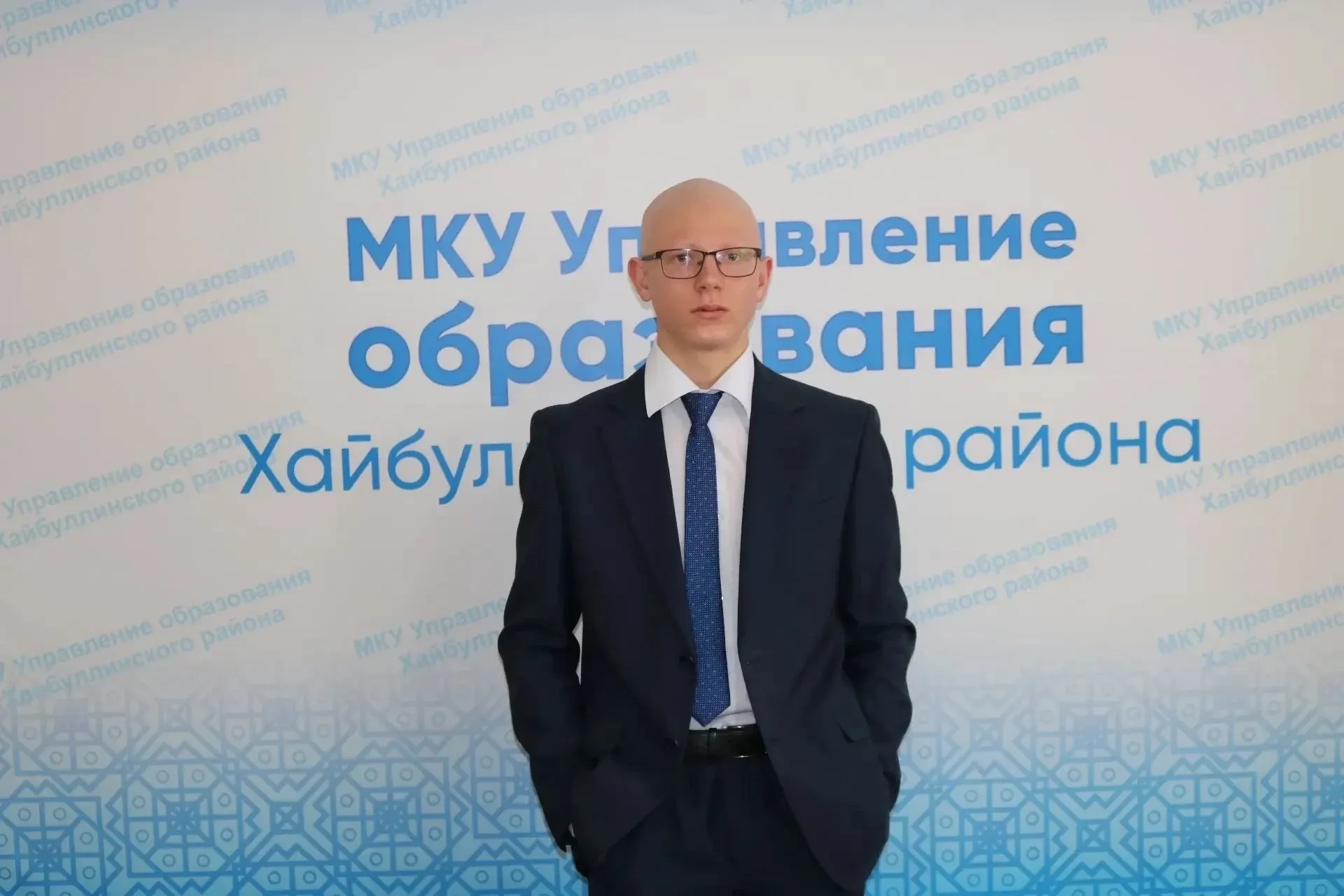 Выпускник МОБУ СОШ с. Самарское Зазоркин Андрей набрал 83 балла на ЕГЭ по русскому языку.
Этот резул