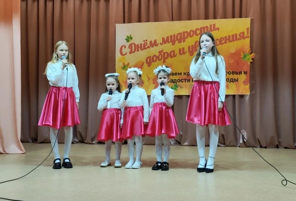 День пожилого человека – праздник чистый и светлый, праздник наших родителей, бабушек и...