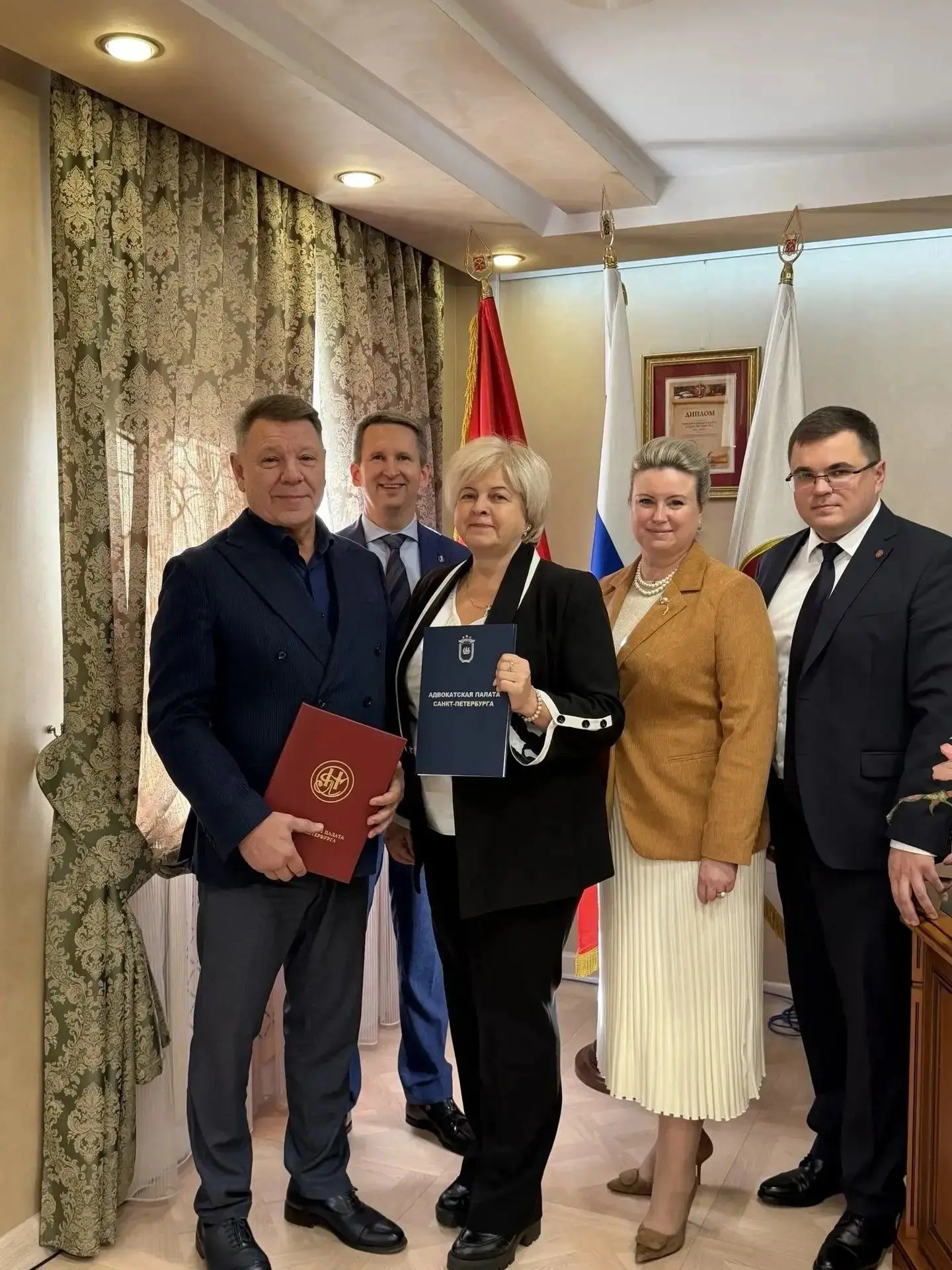 Нотариальная палата и Адвокатская палата Санкт‑Петербурга запустили совместный бесплатн...