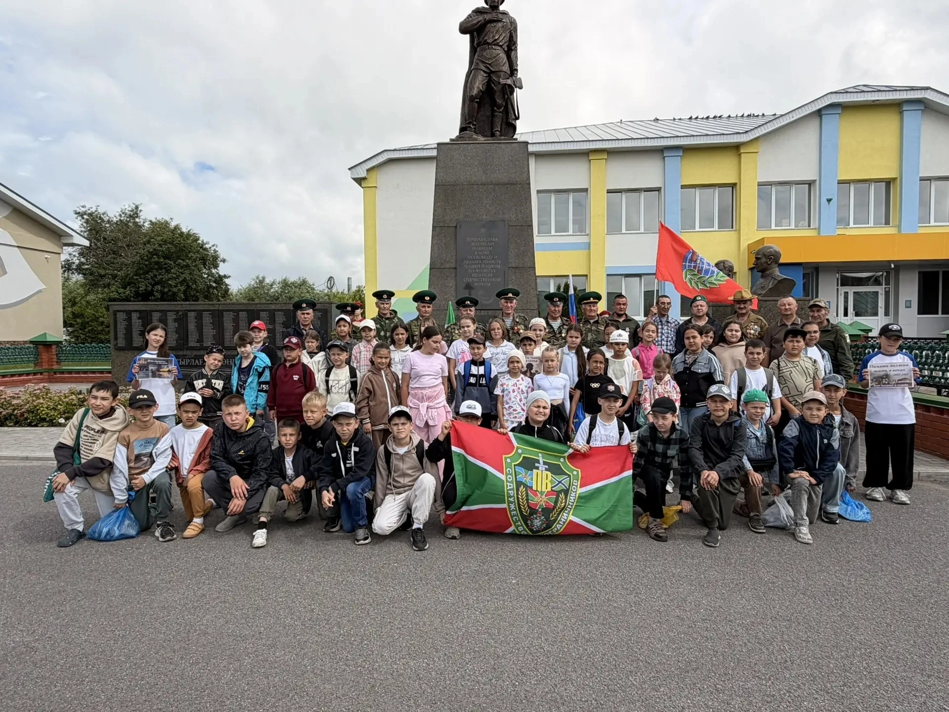 День Памяти и Скорби: "Самостоятельные дети" и "ИнтелЛето" вместе чтят героев.

 22 июня, в этот ско