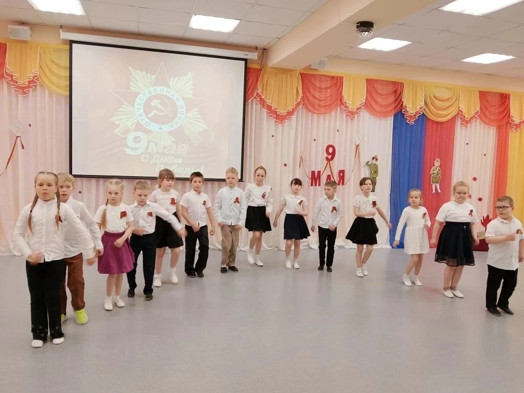 Солнечный май и звонкие голоса