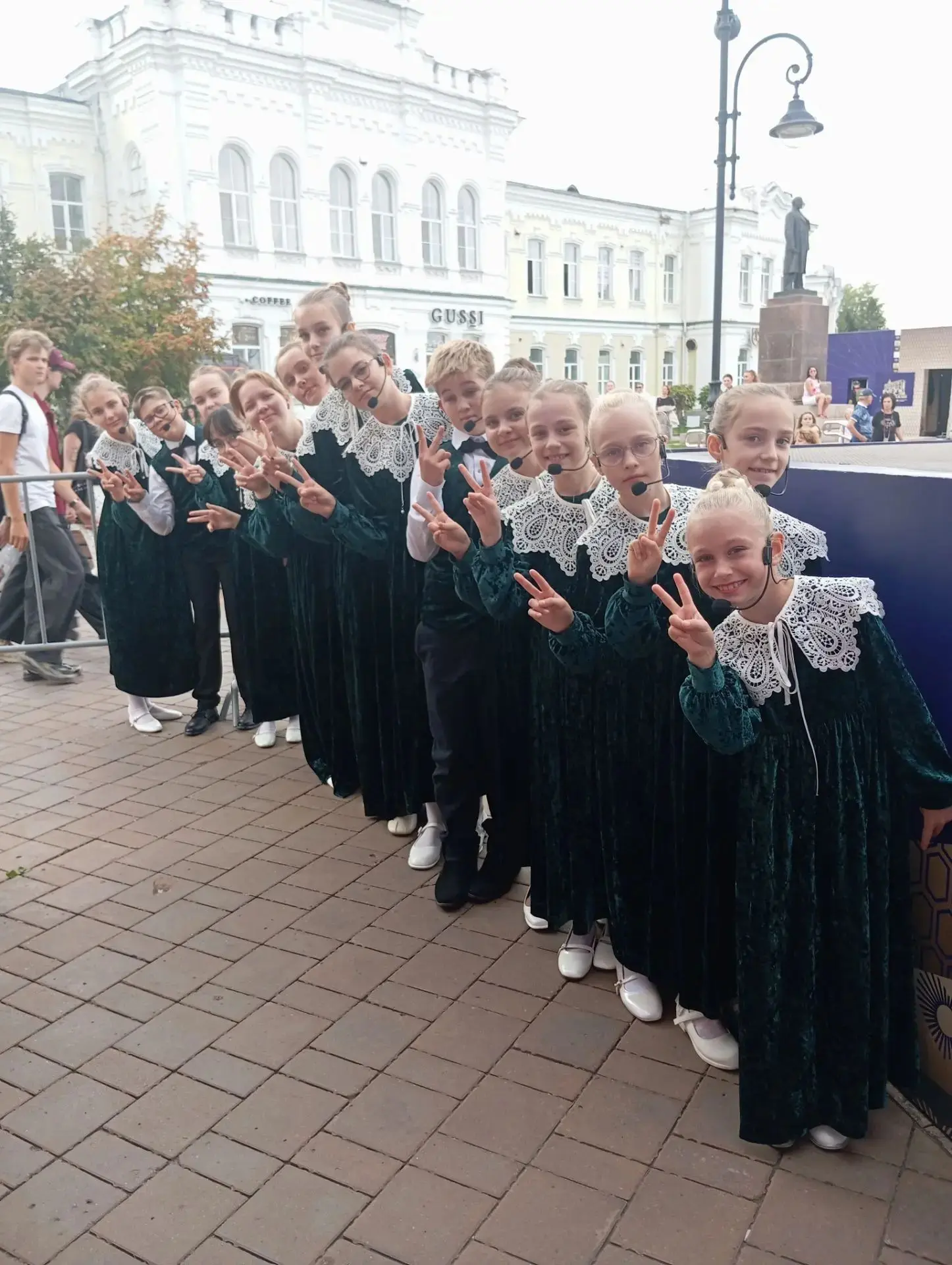 Сегодня ещё один яркий вечер на Пешеходном Любинском с хором „Виват“  🎶»