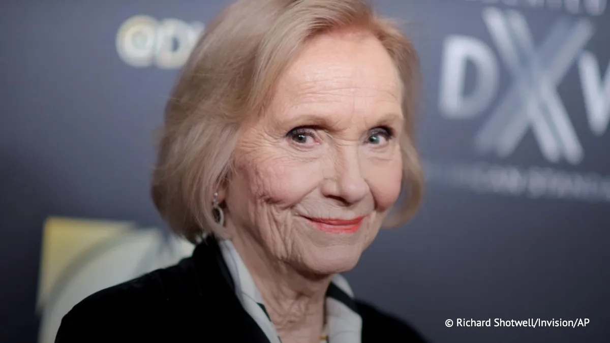 Американская актриса Эва Мари Сэйнт умерла на 103-м году жизни, сообщил журнал Variety.