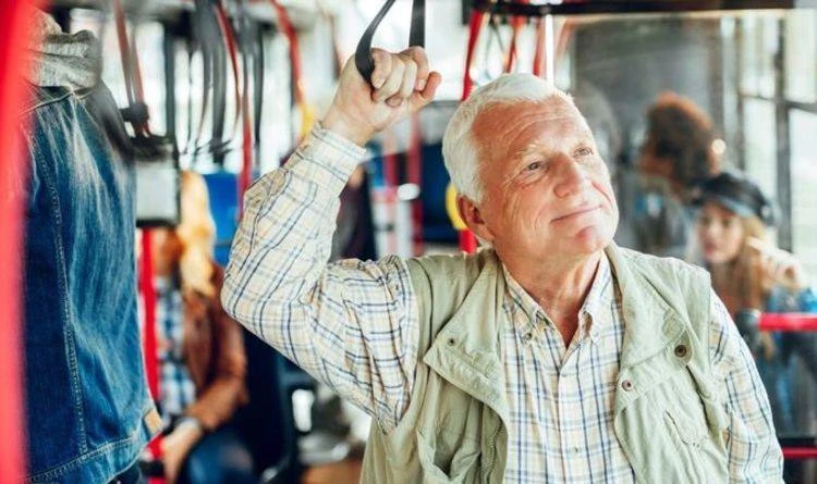 Забота о старшем поколении — наш безусловный приоритет! 🚌👵👴
