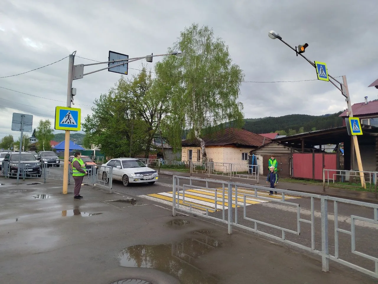 🚗✨ Родители в действии: Безопасность наших детей превыше всего!  Сегодня, 8 мая 2026 года, наши заме