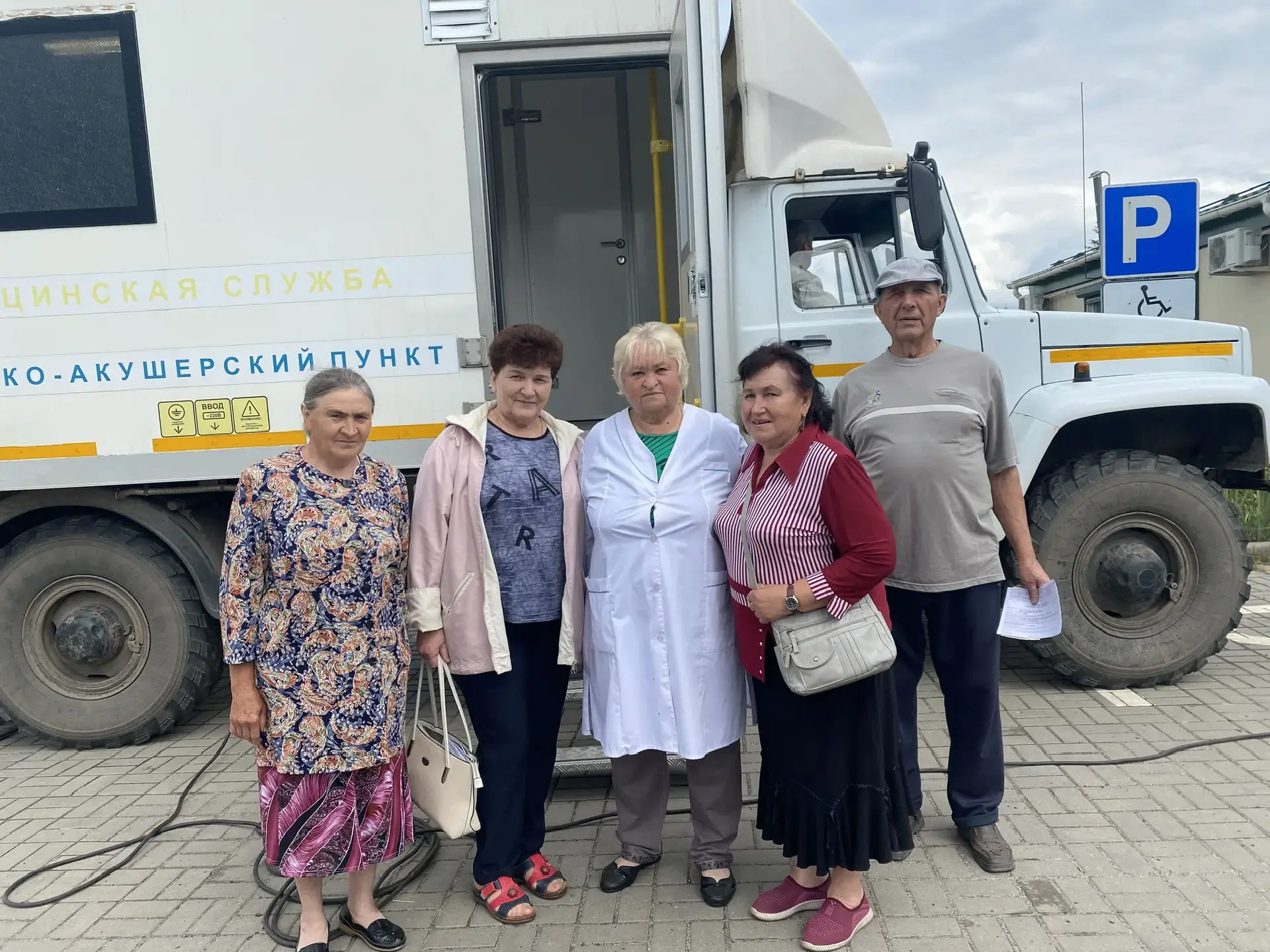 15 июня Специалисты ОБУЗ «Обоянской ЦРБ» организовали выезд в село Афанасьево, чтобы позаботиться о 