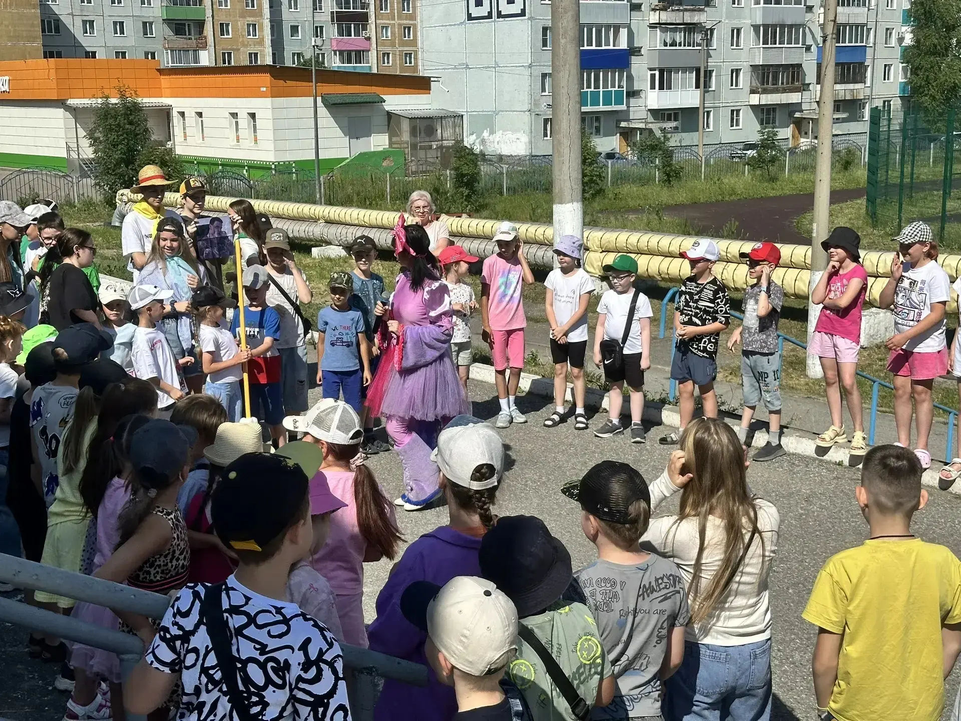 Сотрудники Культурно- досугового центра провели музыкально-развлекательную программу «Ч...