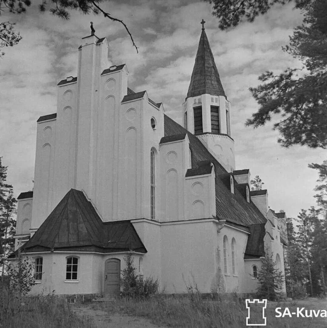 🕊️ Кирха Вуоксела: какой она была, когда в ней ещё звучали молитвы и орган.