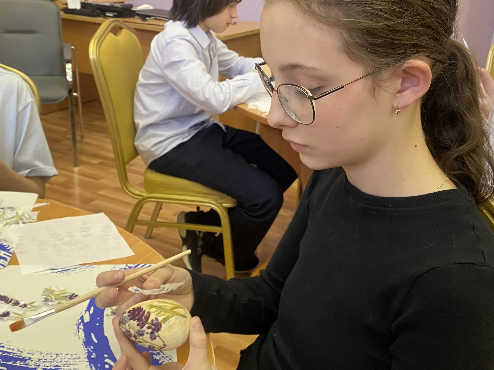 🐣Пасхальный мастер-класс для учеников   7 а класса провела Анастасия Руднева , педагог по флористике