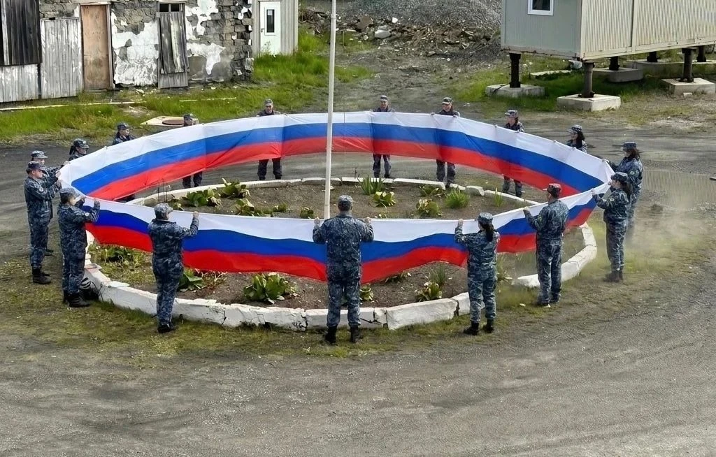 Флаг над ЛИУ-3: День России отметили на открытой площадке
В лечебно-исправительном учреждении № 3 Де