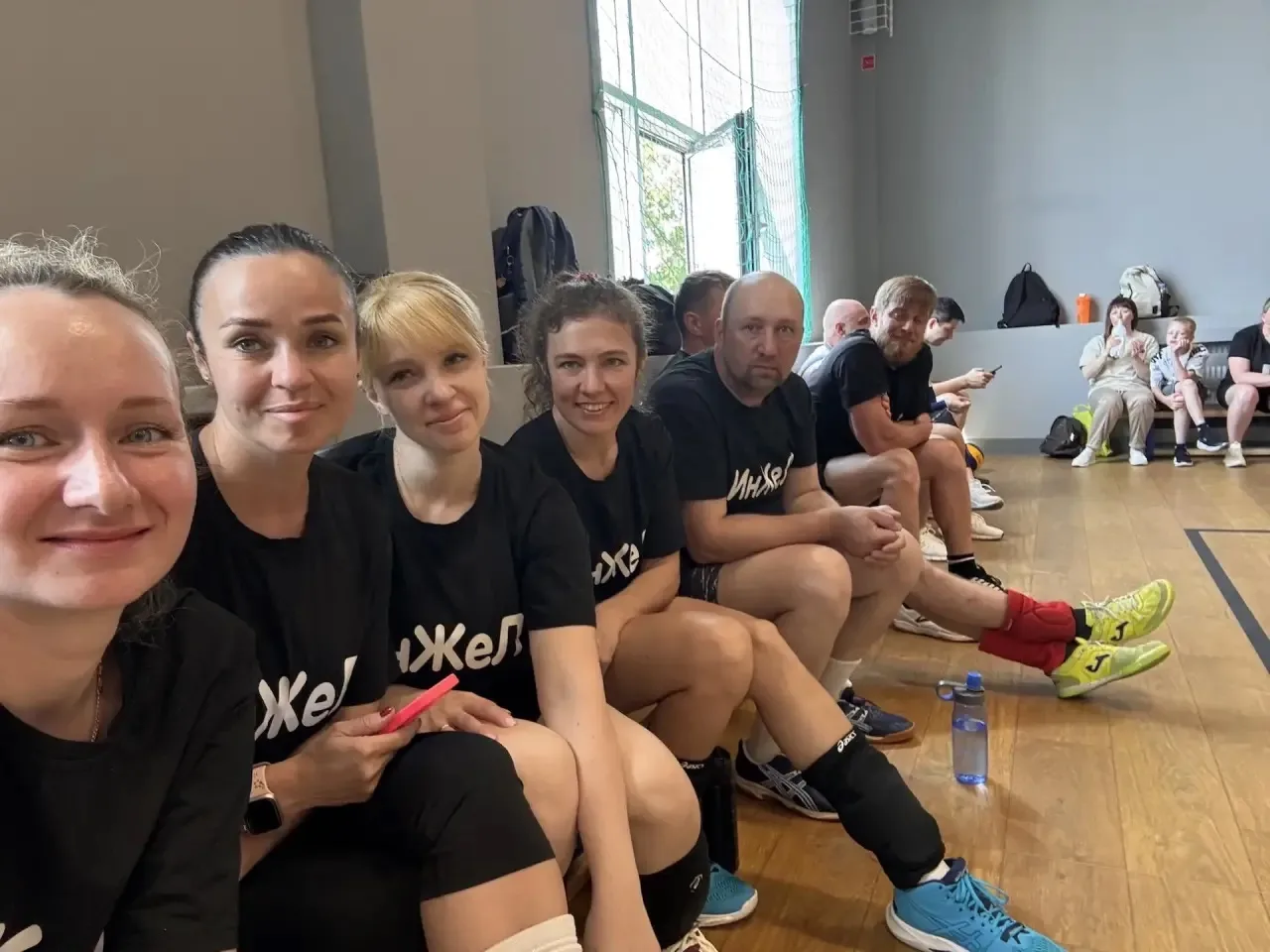 🏐 ВНИМАНИЕ - родители на площадке!  Сегодня в стенах МОАУ ЛИнТех №28 г. Кирова было по-настоящему жа