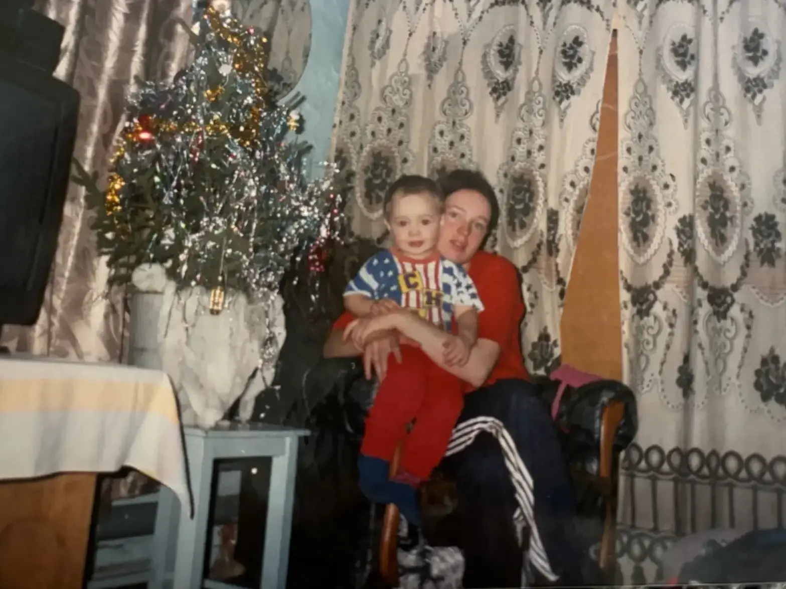 Бывшая пациентка 20-й больницы спустя 12 лет встретилась со своим врачом, который спас её после глот