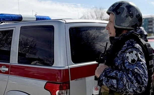 🚗 Силовики заинтересовались автомобилем с выключенными фарами: оказалось, что не зря